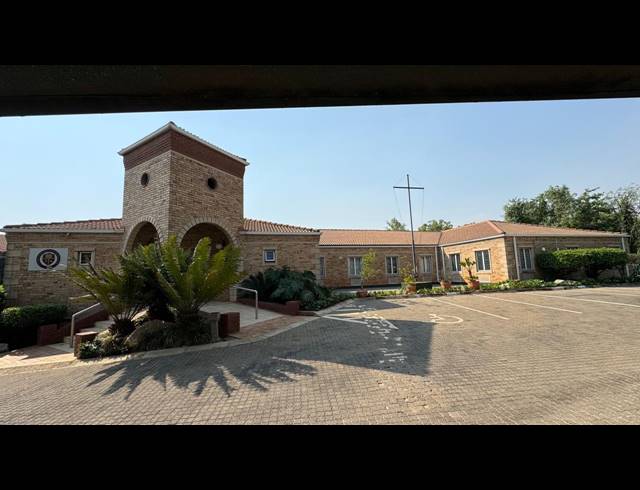 1,500M² OFFICE FOR SALE IN WOODMEAD